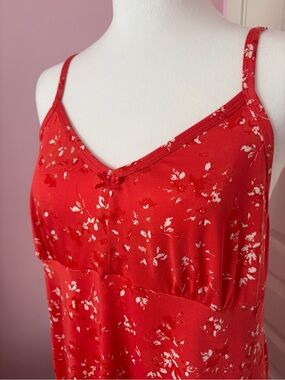LVER Red Floral Spaghetti-Strap Chemise